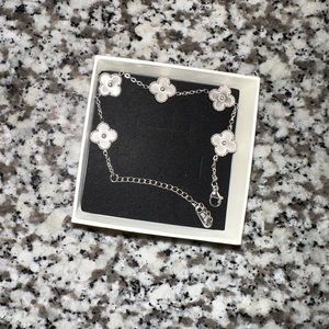 Flower bracelet silver